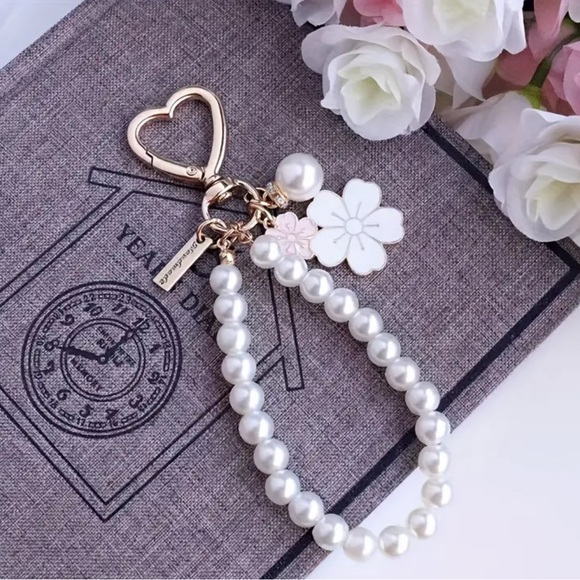 Man Made Accessories - Elegant Pearl Keychain with Heart Clasp